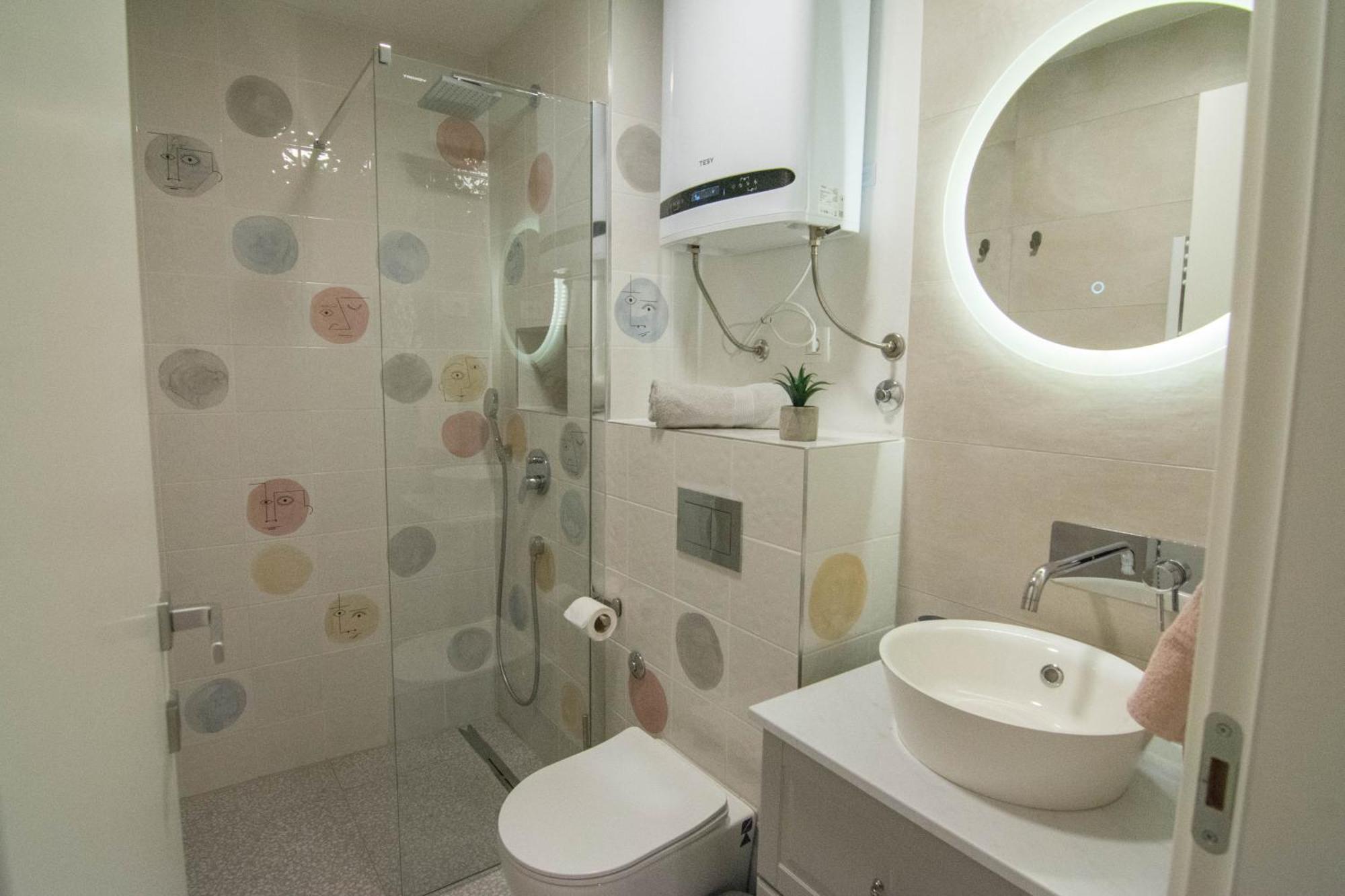 Romiru Rooms And Studio Apartment สปลิท ภายนอก รูปภาพ