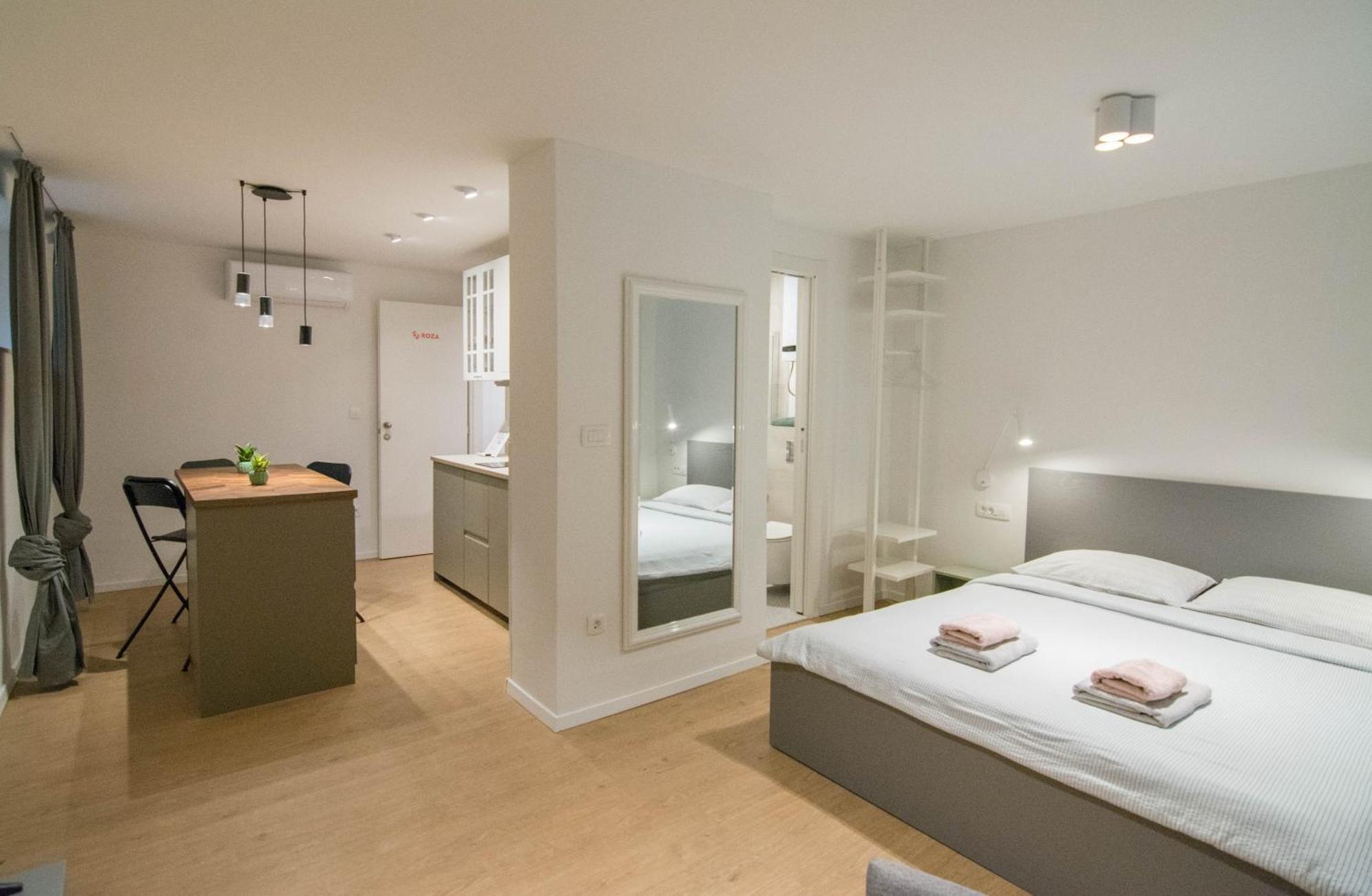 Romiru Rooms And Studio Apartment สปลิท ภายนอก รูปภาพ