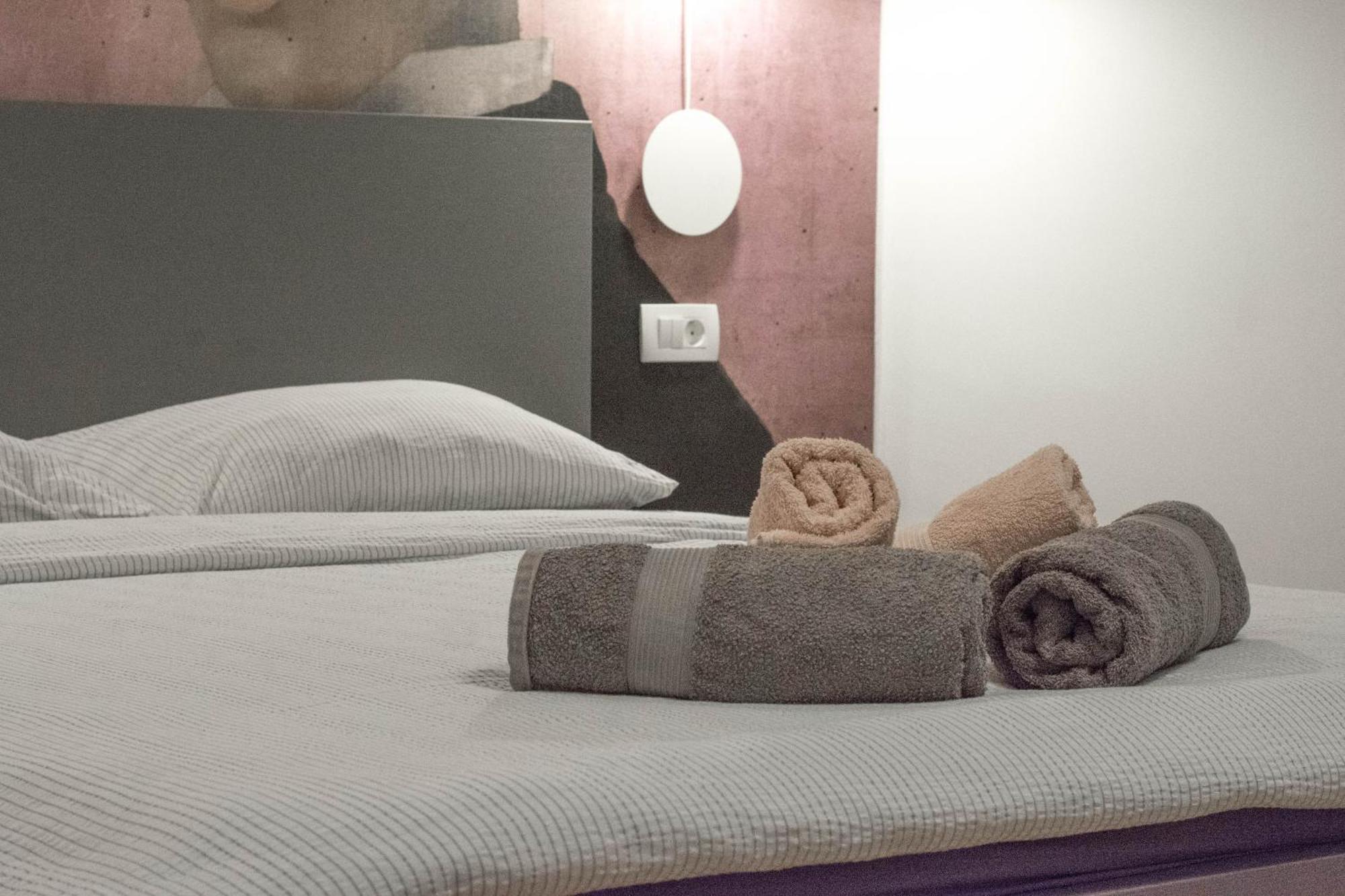 Romiru Rooms And Studio Apartment สปลิท ภายนอก รูปภาพ