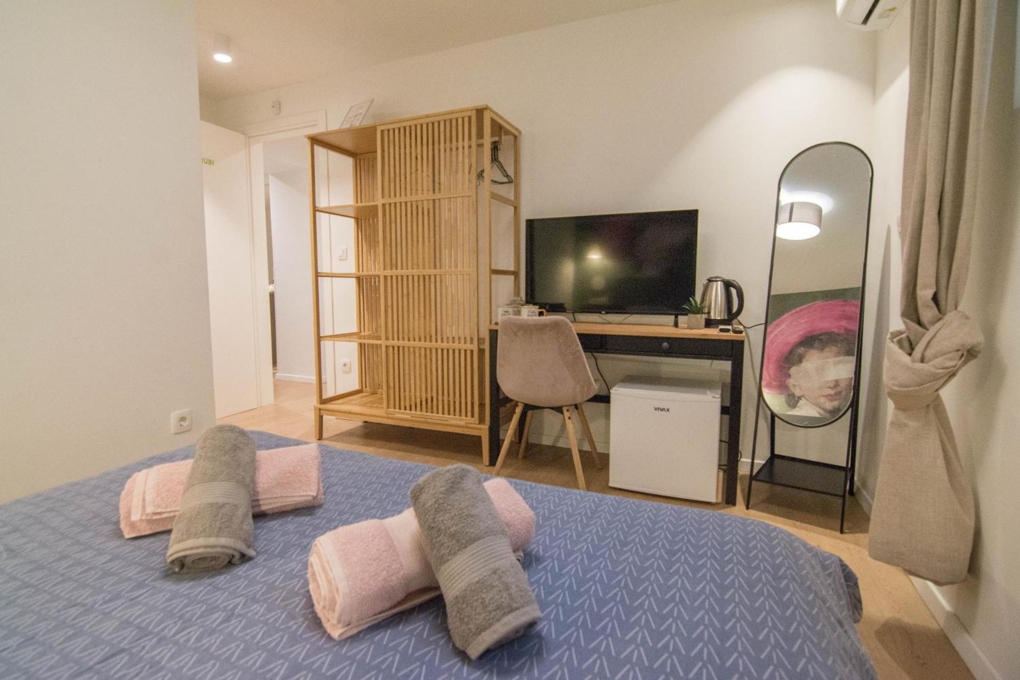 Romiru Rooms And Studio Apartment สปลิท ภายนอก รูปภาพ