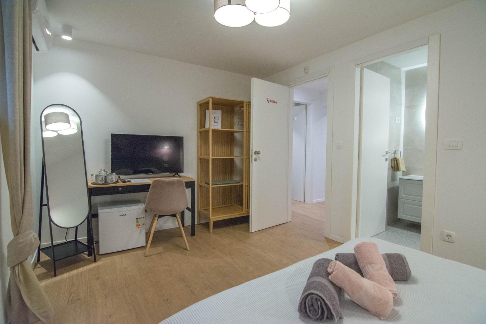 Romiru Rooms And Studio Apartment สปลิท ภายนอก รูปภาพ