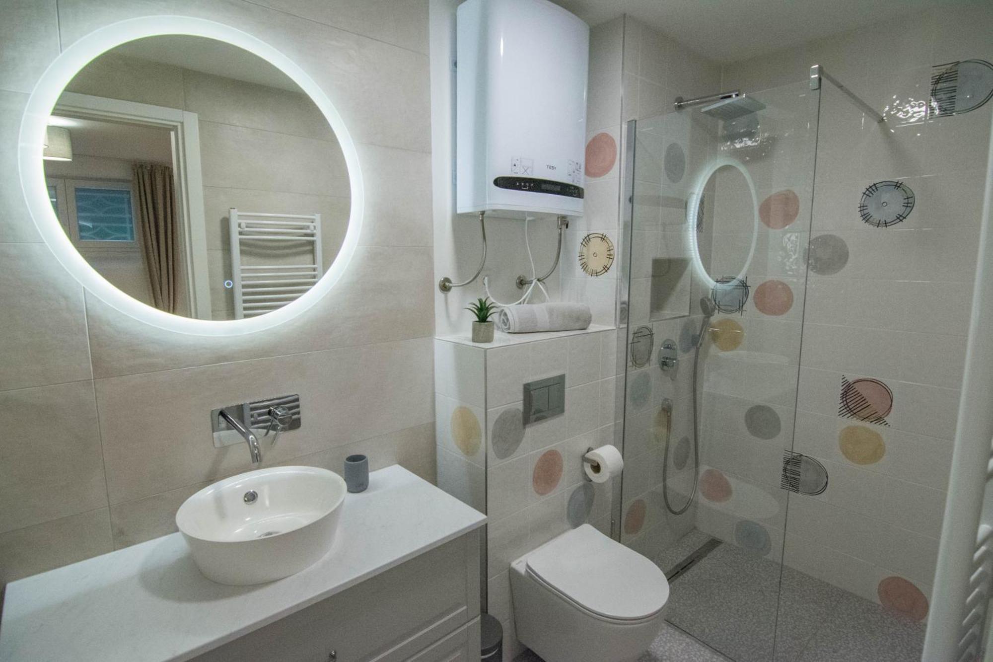 Romiru Rooms And Studio Apartment สปลิท ภายนอก รูปภาพ